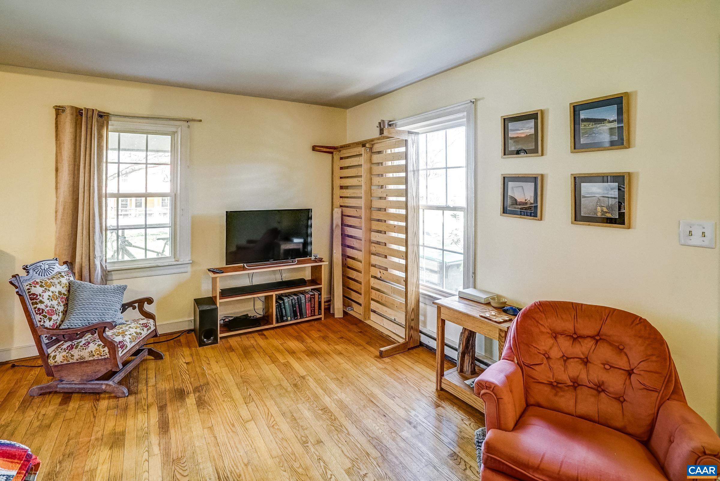 1040 LOCUST AVE Unit: A&B