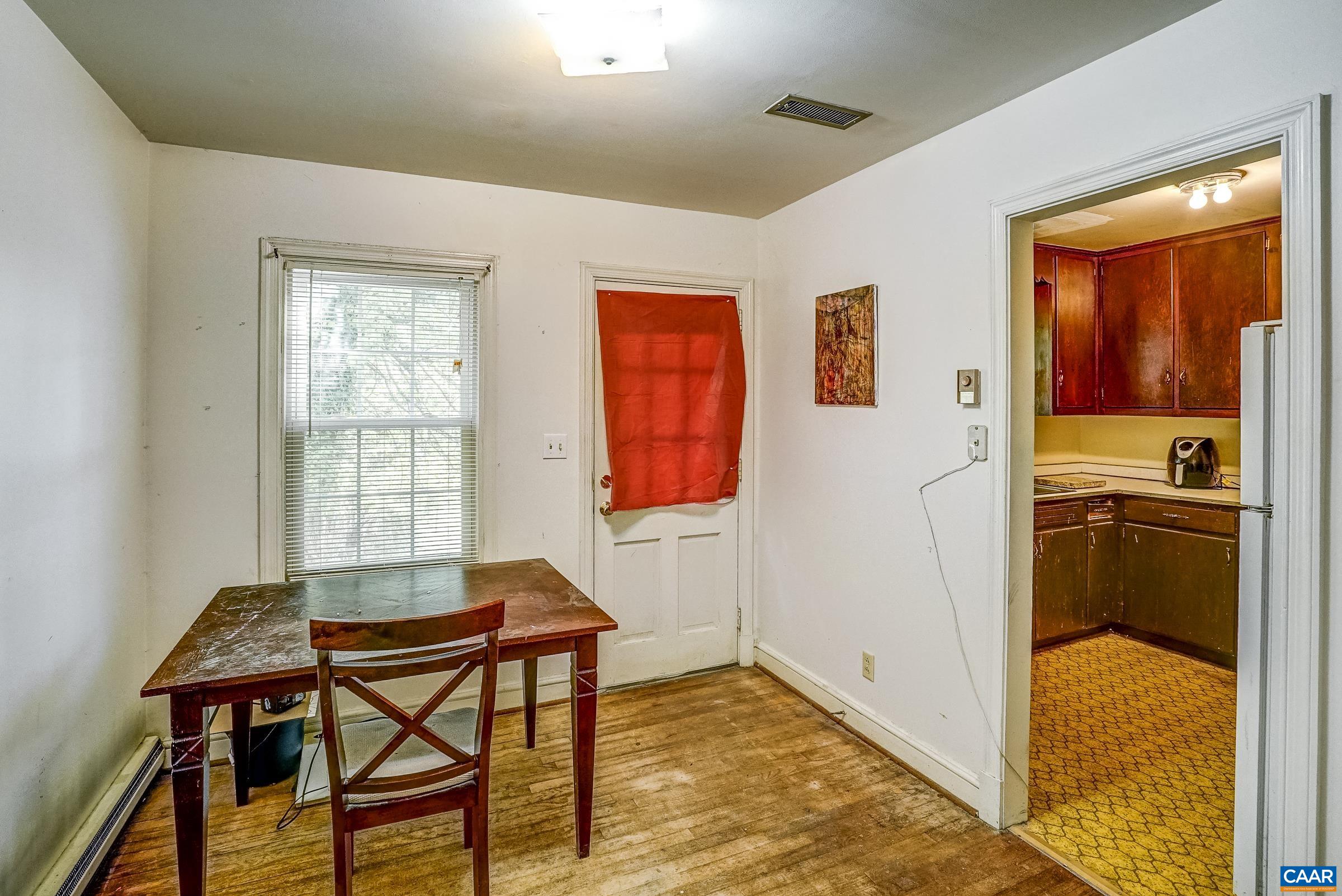 1038 LOCUST AVE Unit: A&B