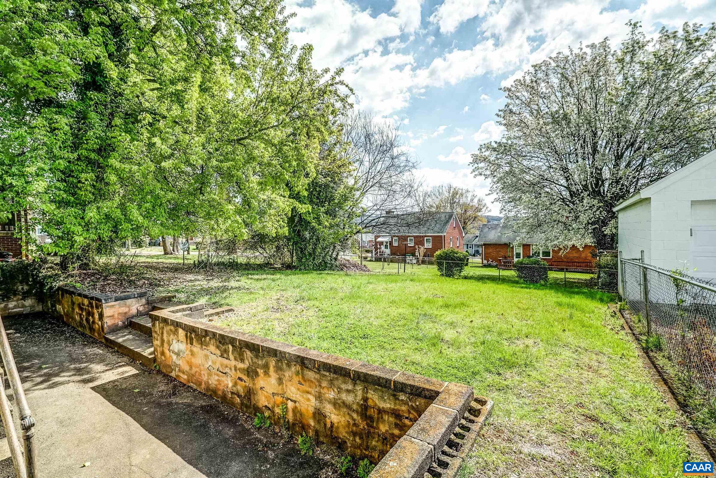 1038 LOCUST AVE Unit: A&B