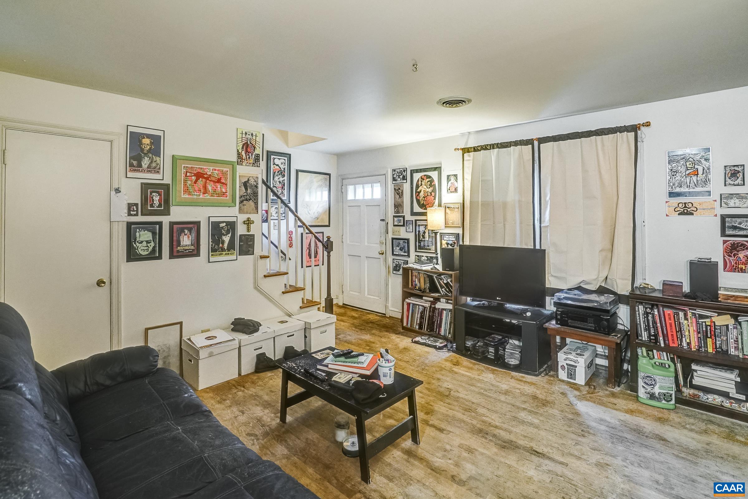1038 LOCUST AVE Unit: A&B