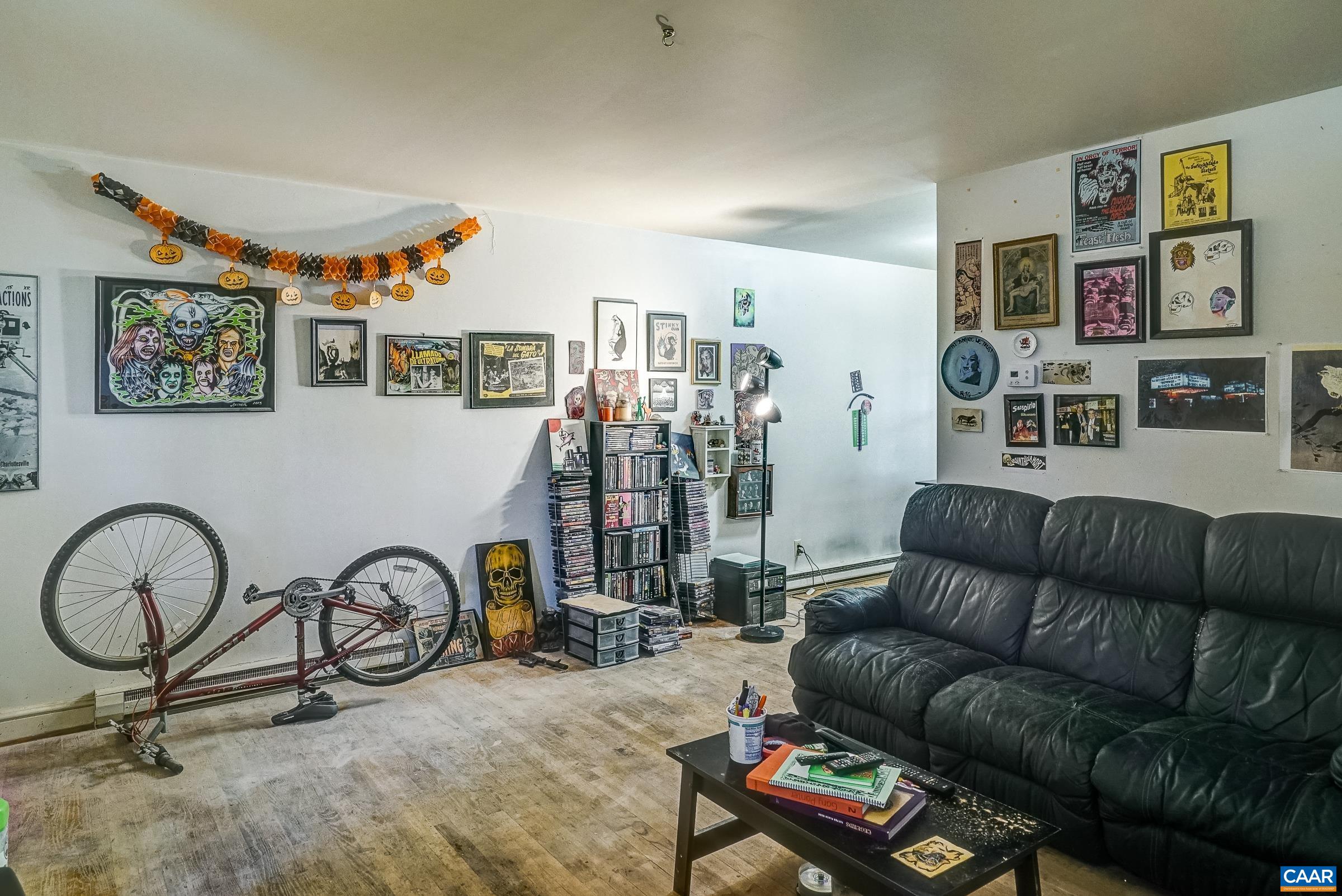 1038 LOCUST AVE Unit: A&B