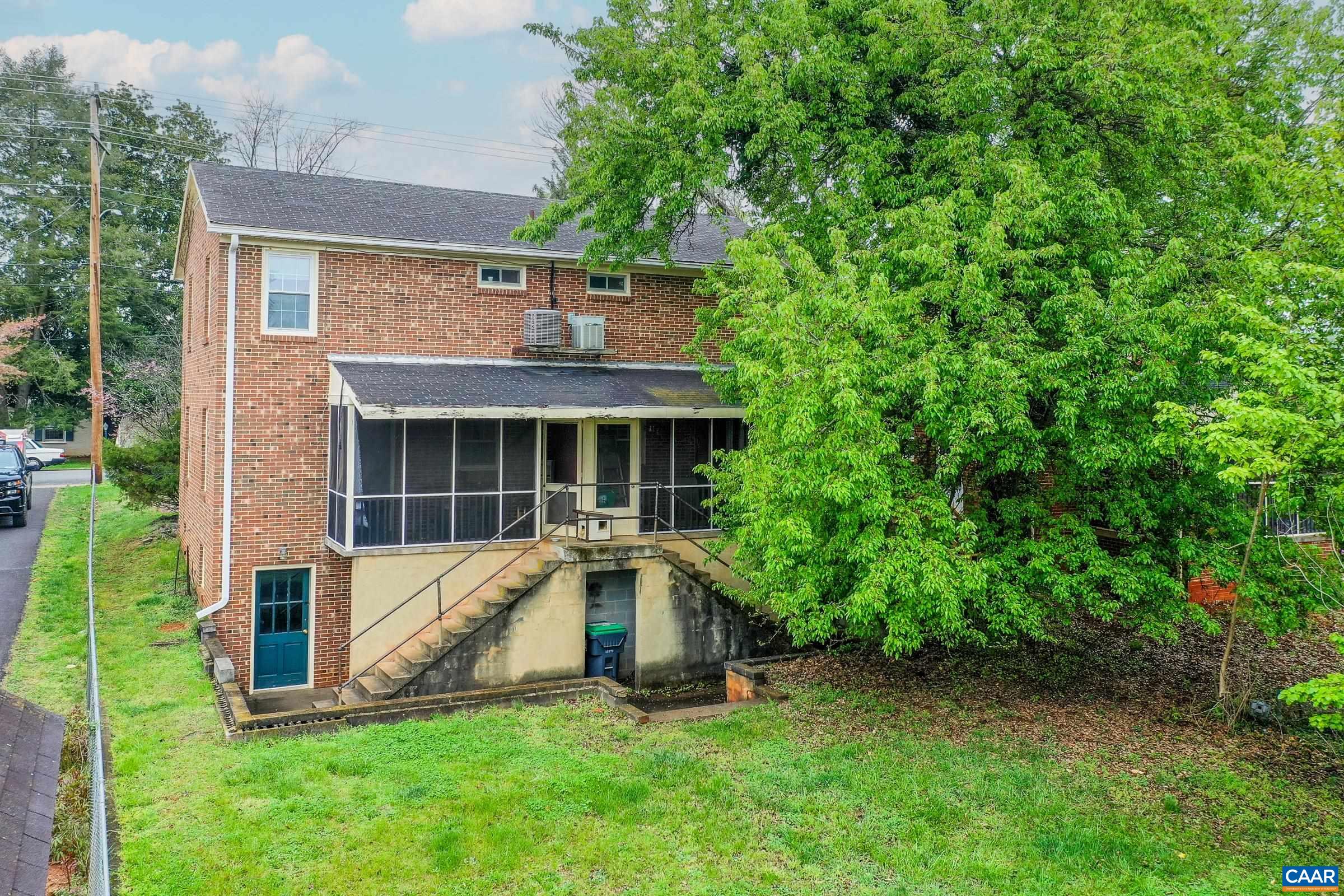 1038 LOCUST AVE Unit: A&B