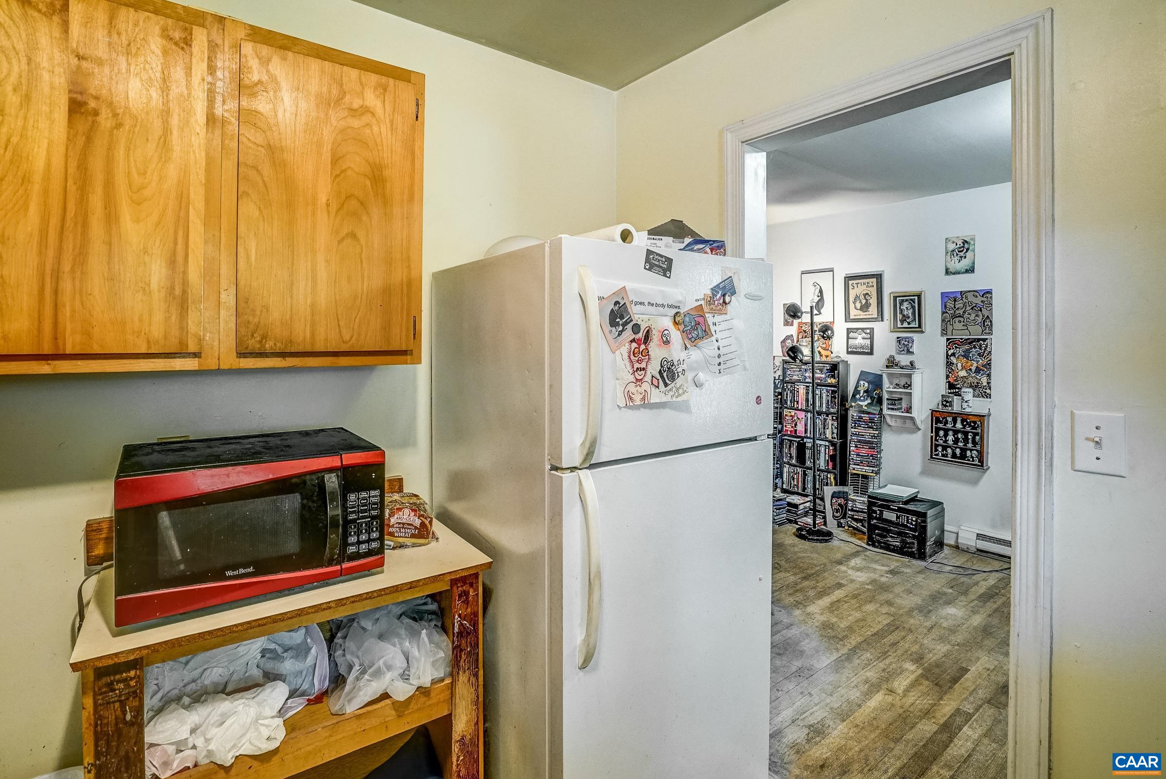 1038 LOCUST AVE Unit: A&B