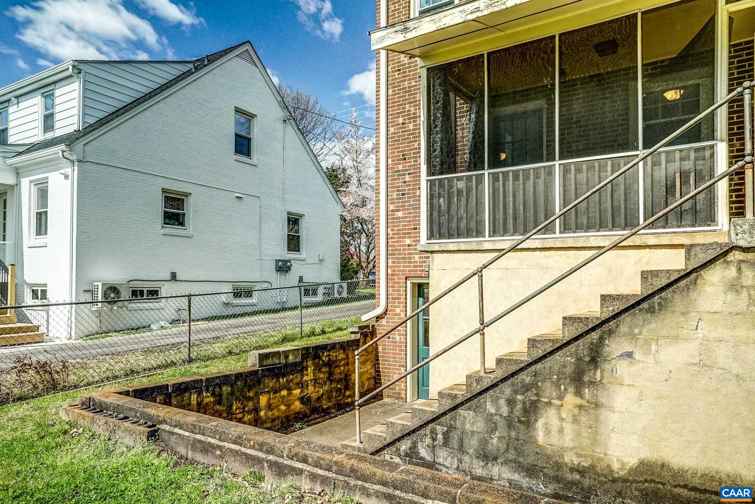 1038 LOCUST AVE Unit: A&B