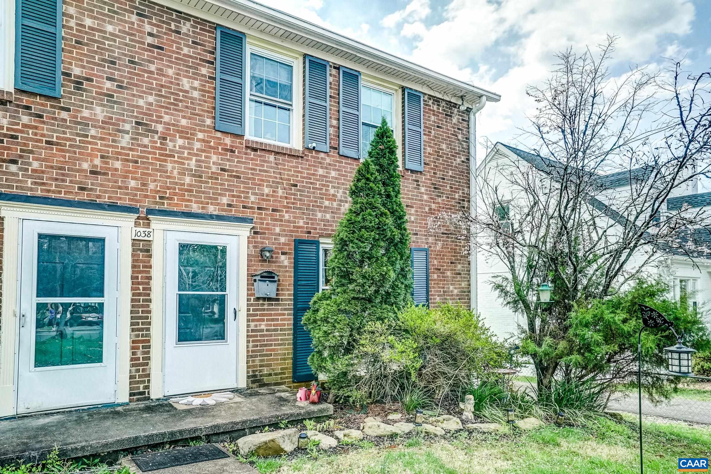 1038 LOCUST AVE Unit: A&B