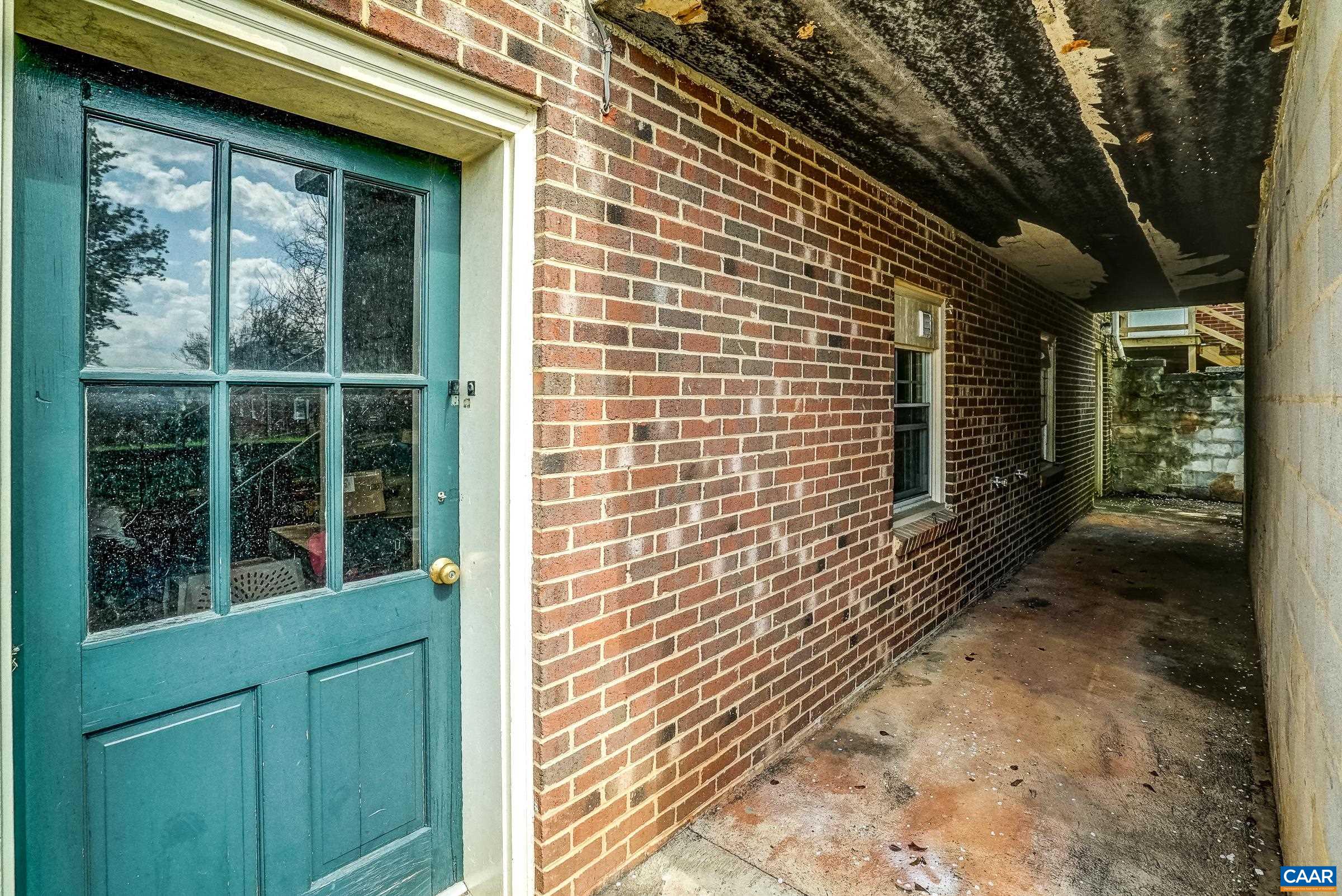 1038 LOCUST AVE Unit: A&B