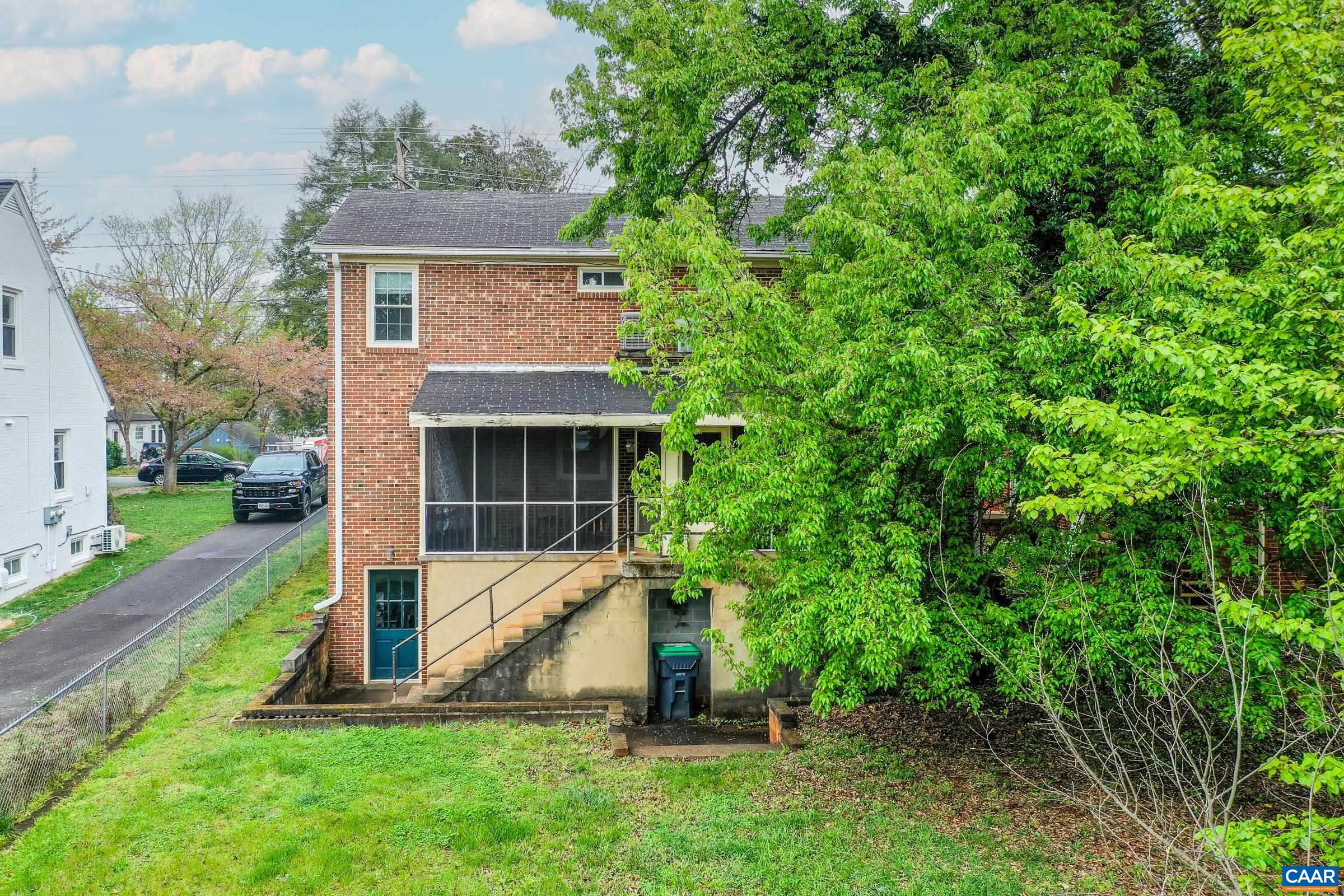 1038 LOCUST AVE Unit: A&B