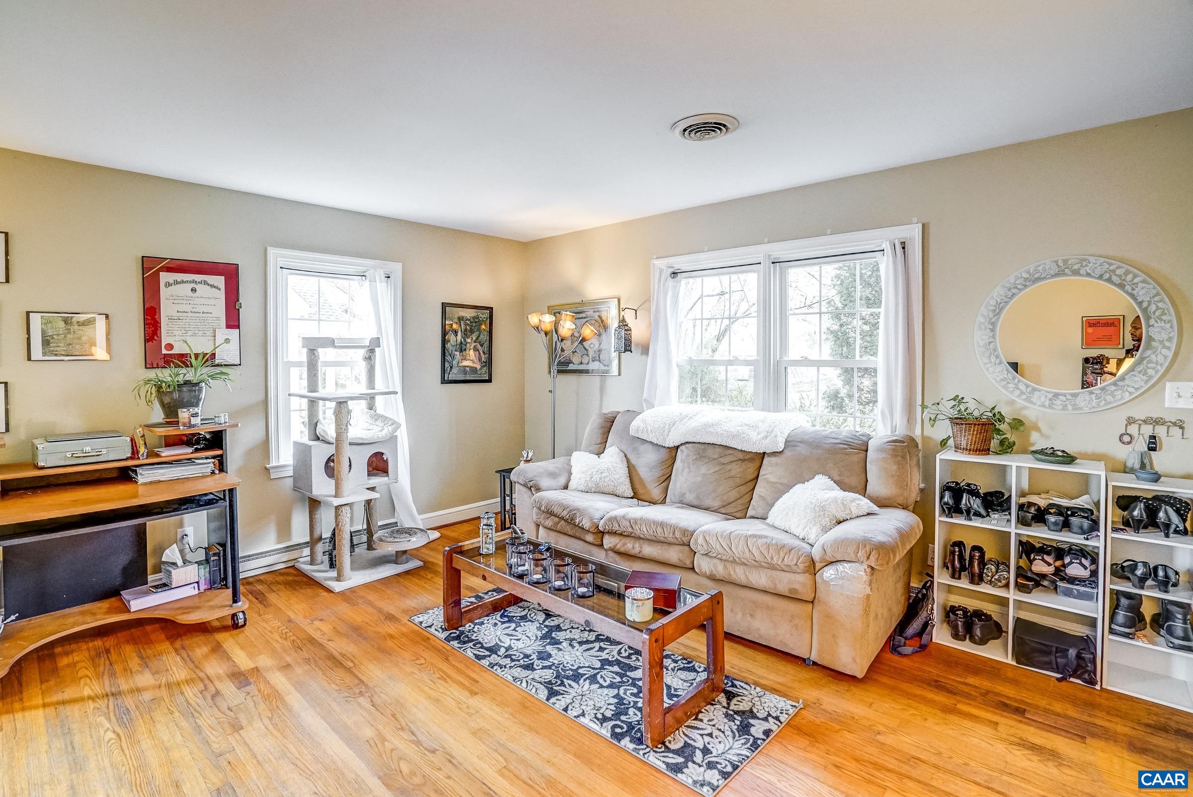 1038 LOCUST AVE Unit: A&B