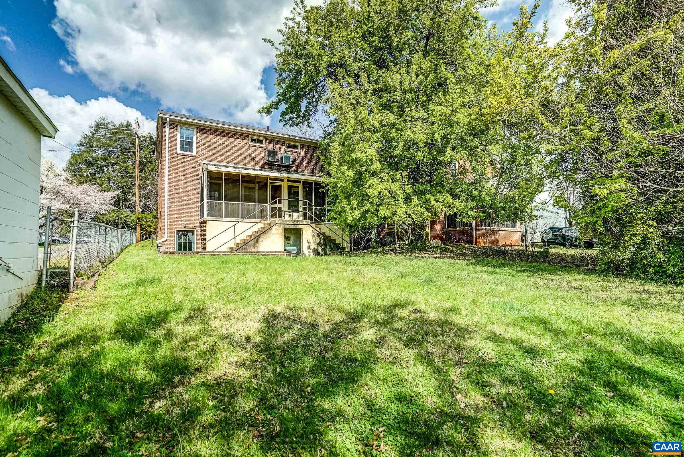 1038 LOCUST AVE Unit: A&B