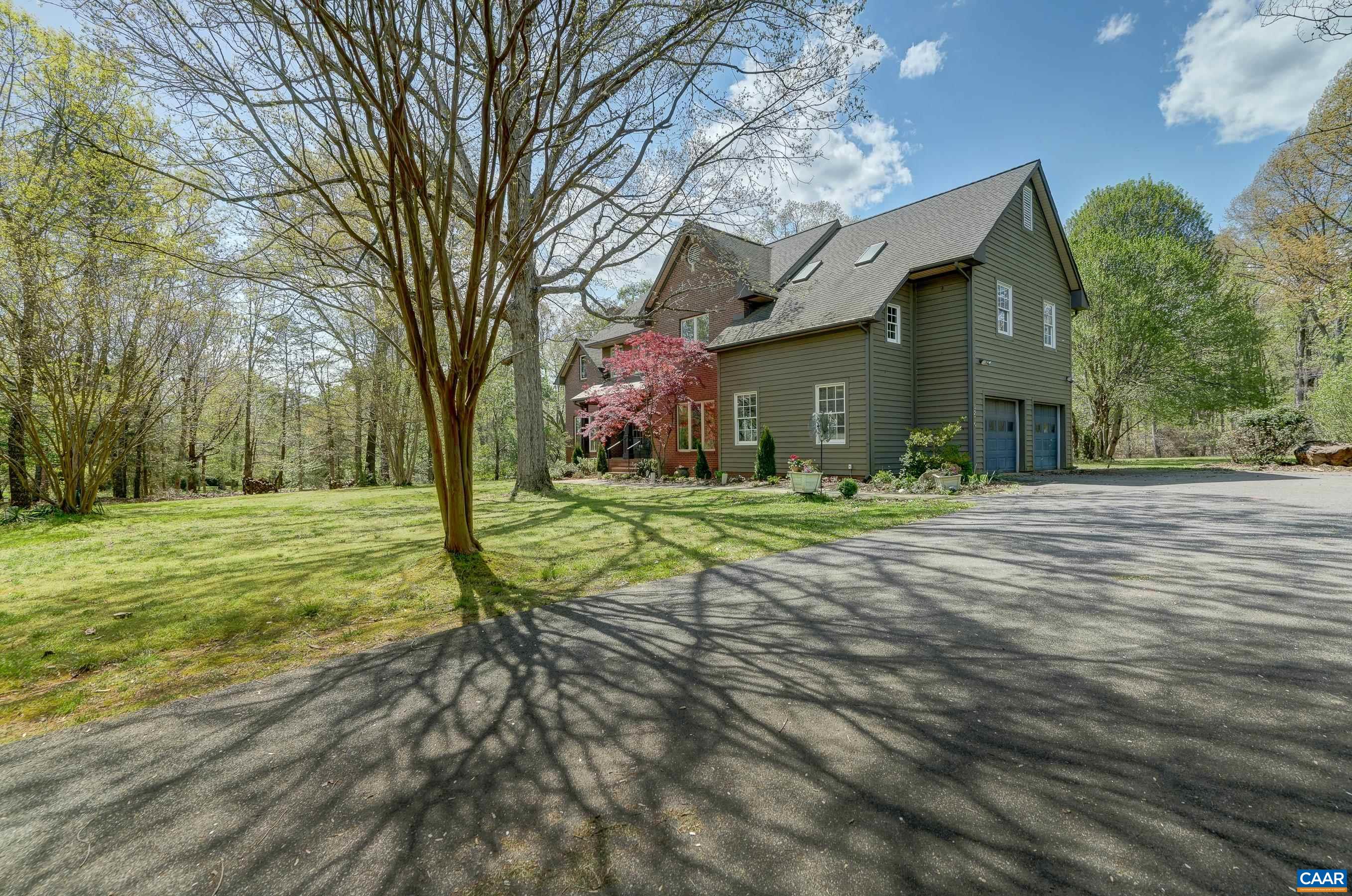 5210 TANAGER WOODS DR