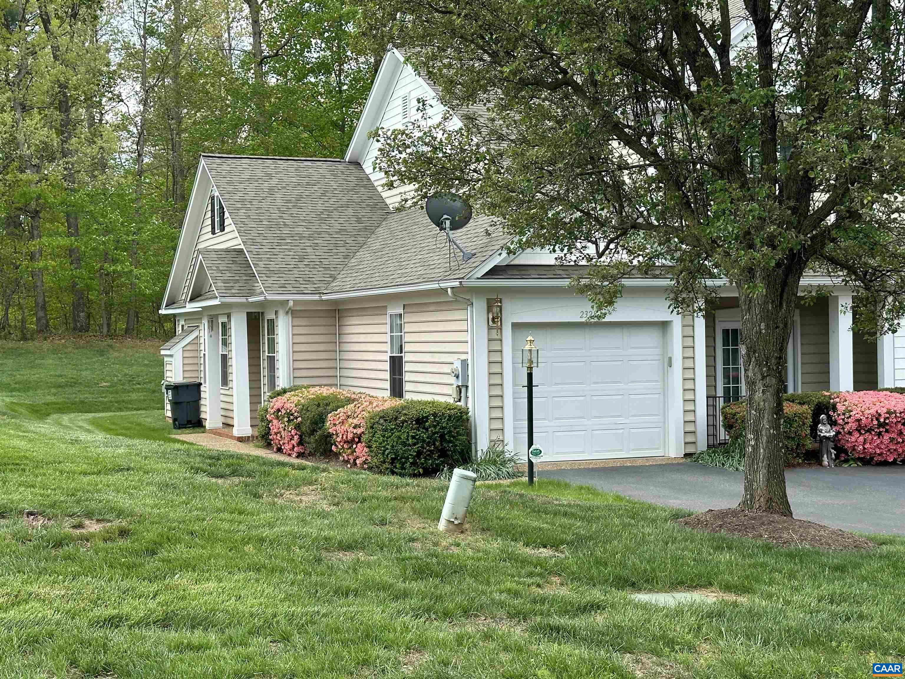 2328 RAVENSWOOD CT