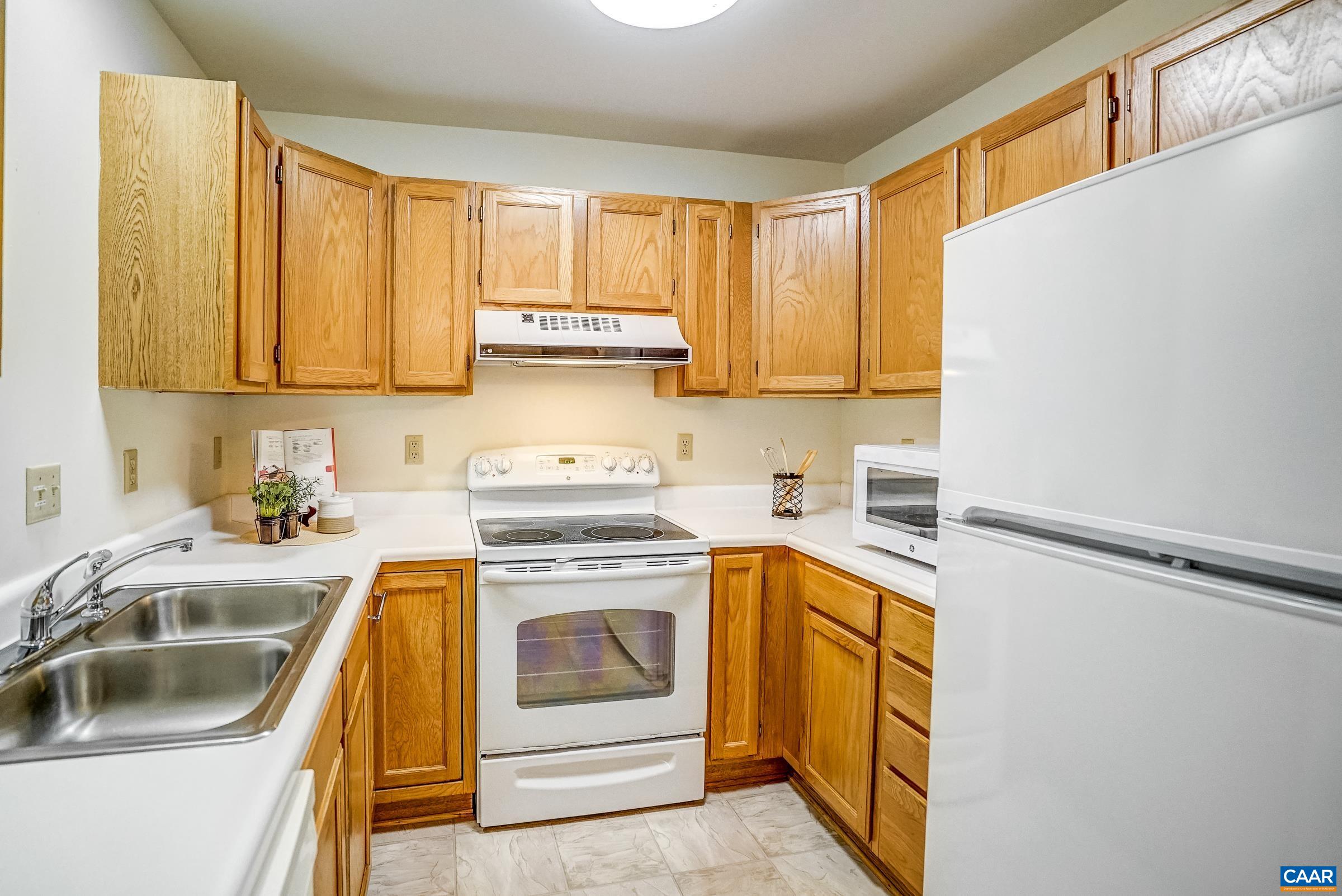 1246 GAZEBO CT