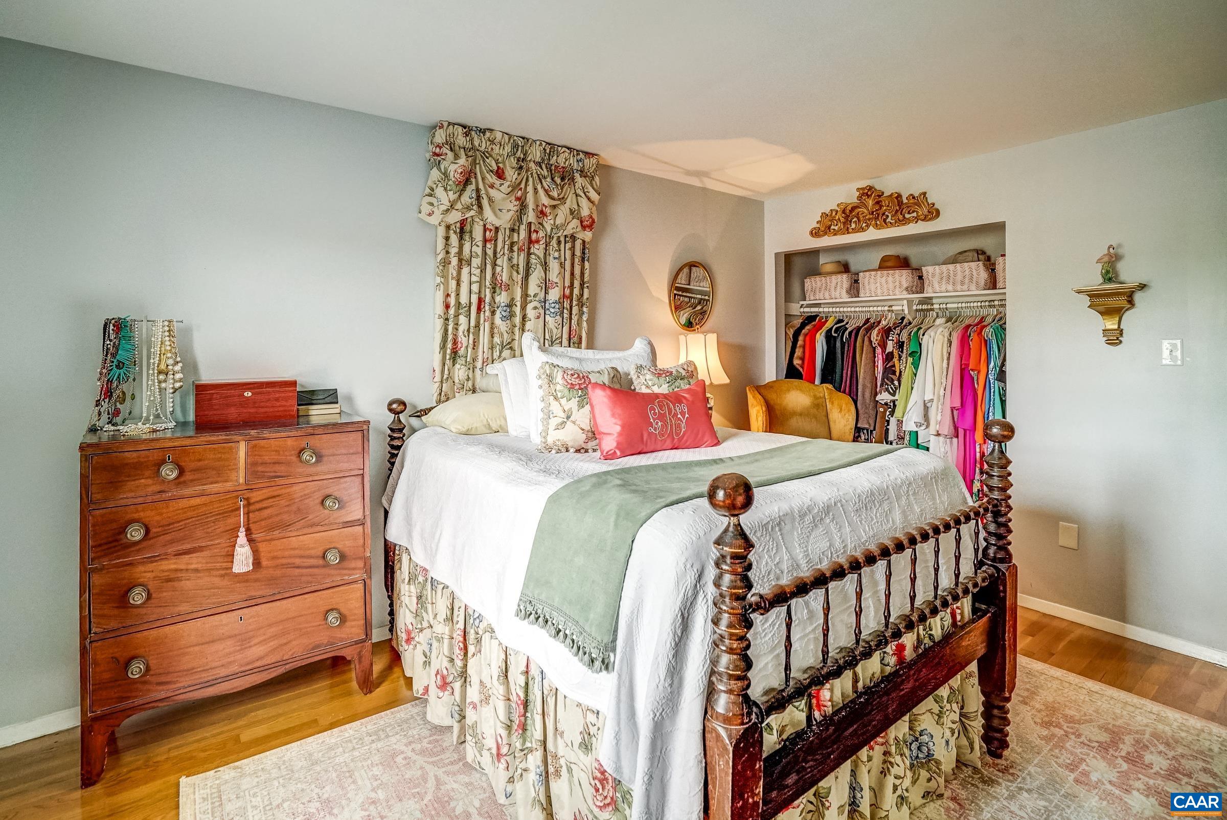 164 HESSIAN HILLS WAY Unit: 4