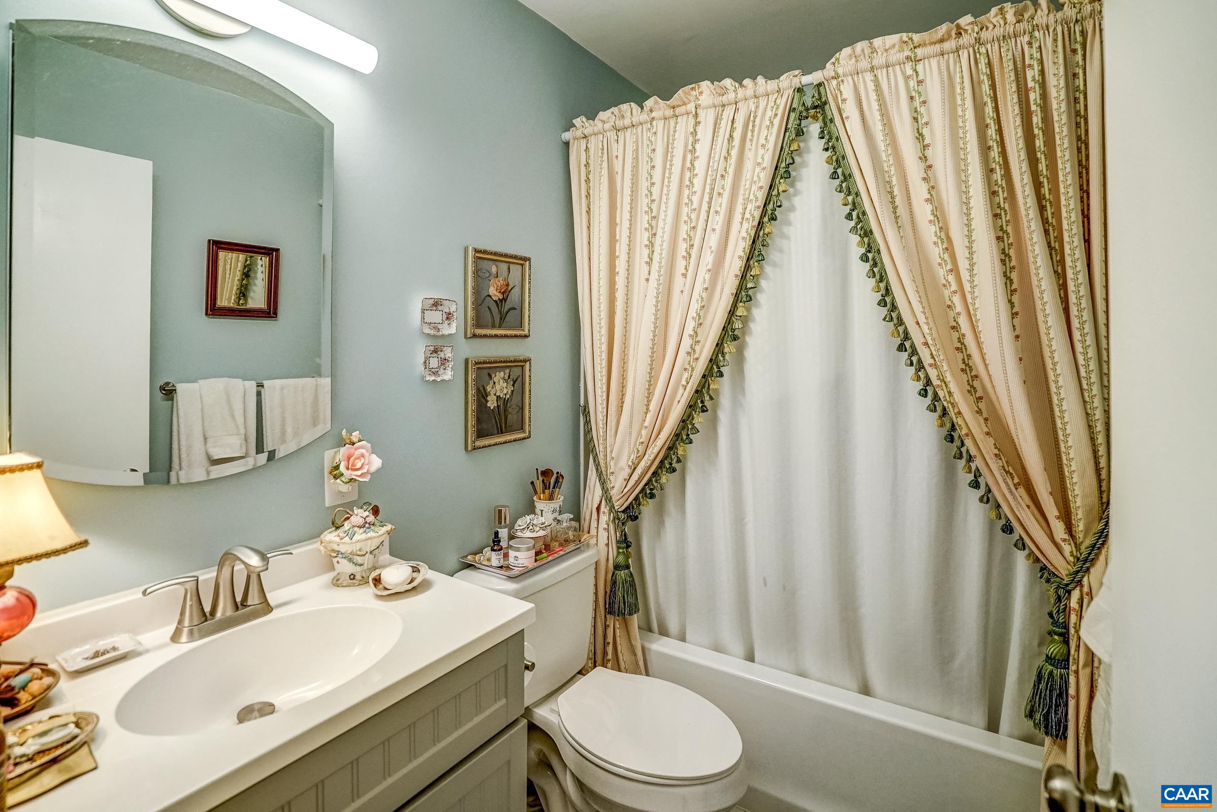 164 HESSIAN HILLS WAY Unit: 4