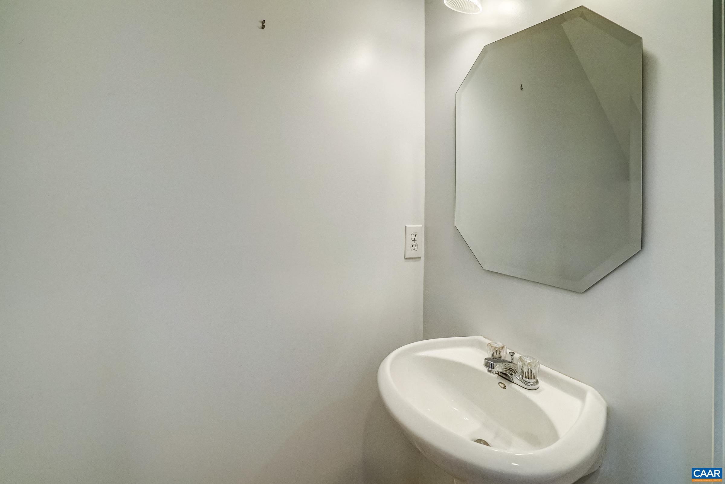 1311 STONEGATE CT
