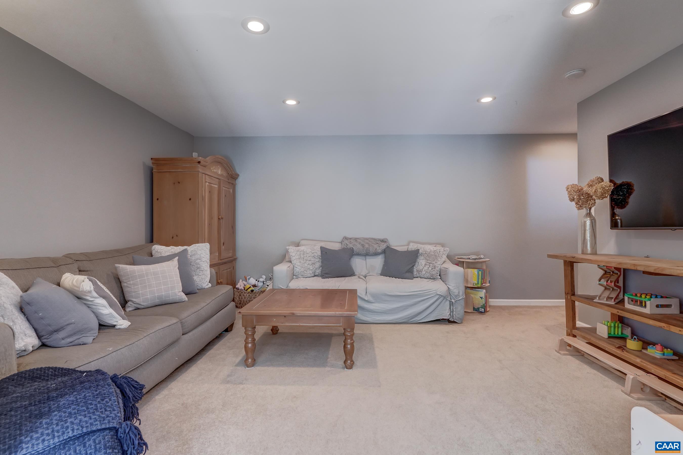 1069 AMBER RIDGE RD