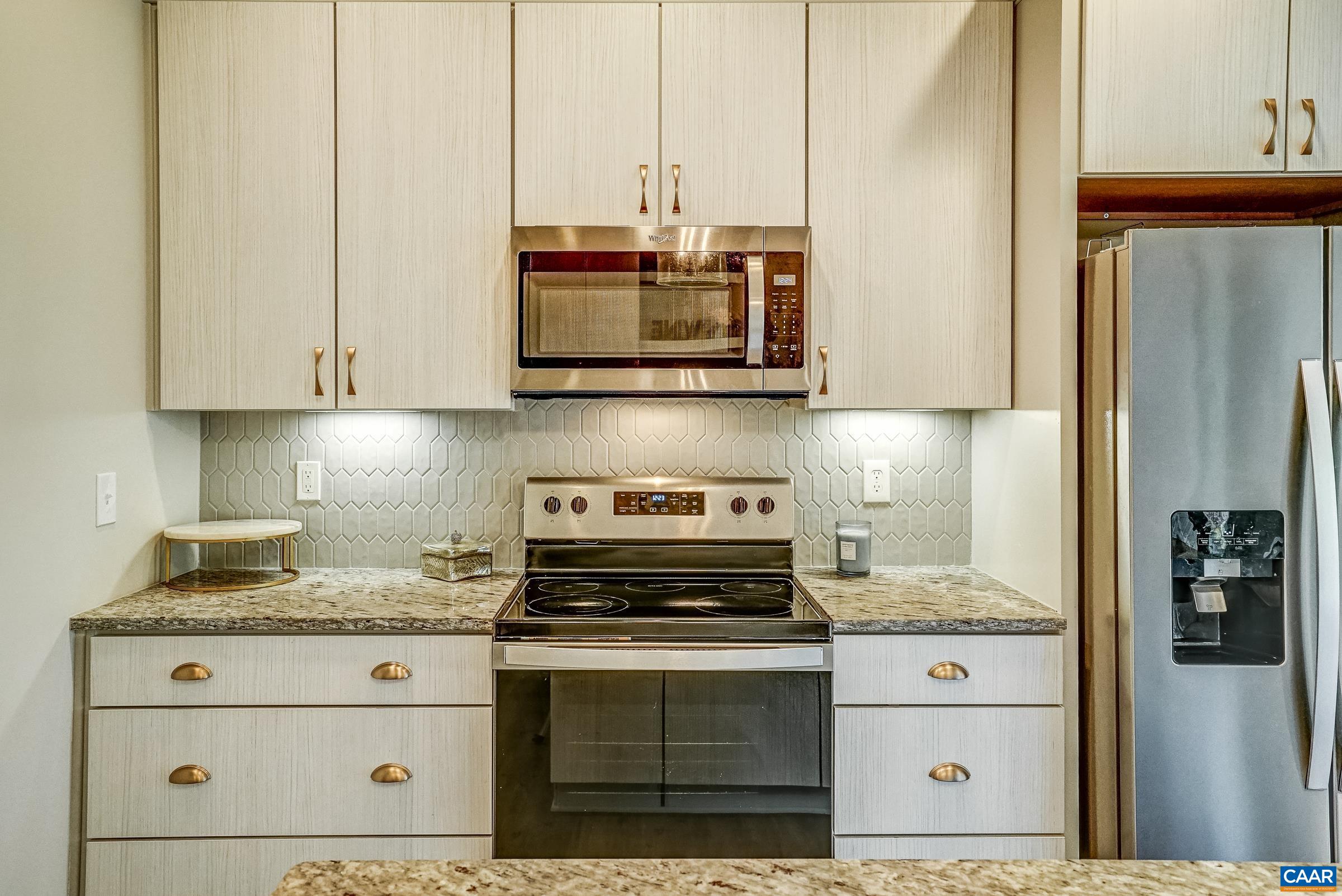 3358 CROSSCREEK PL