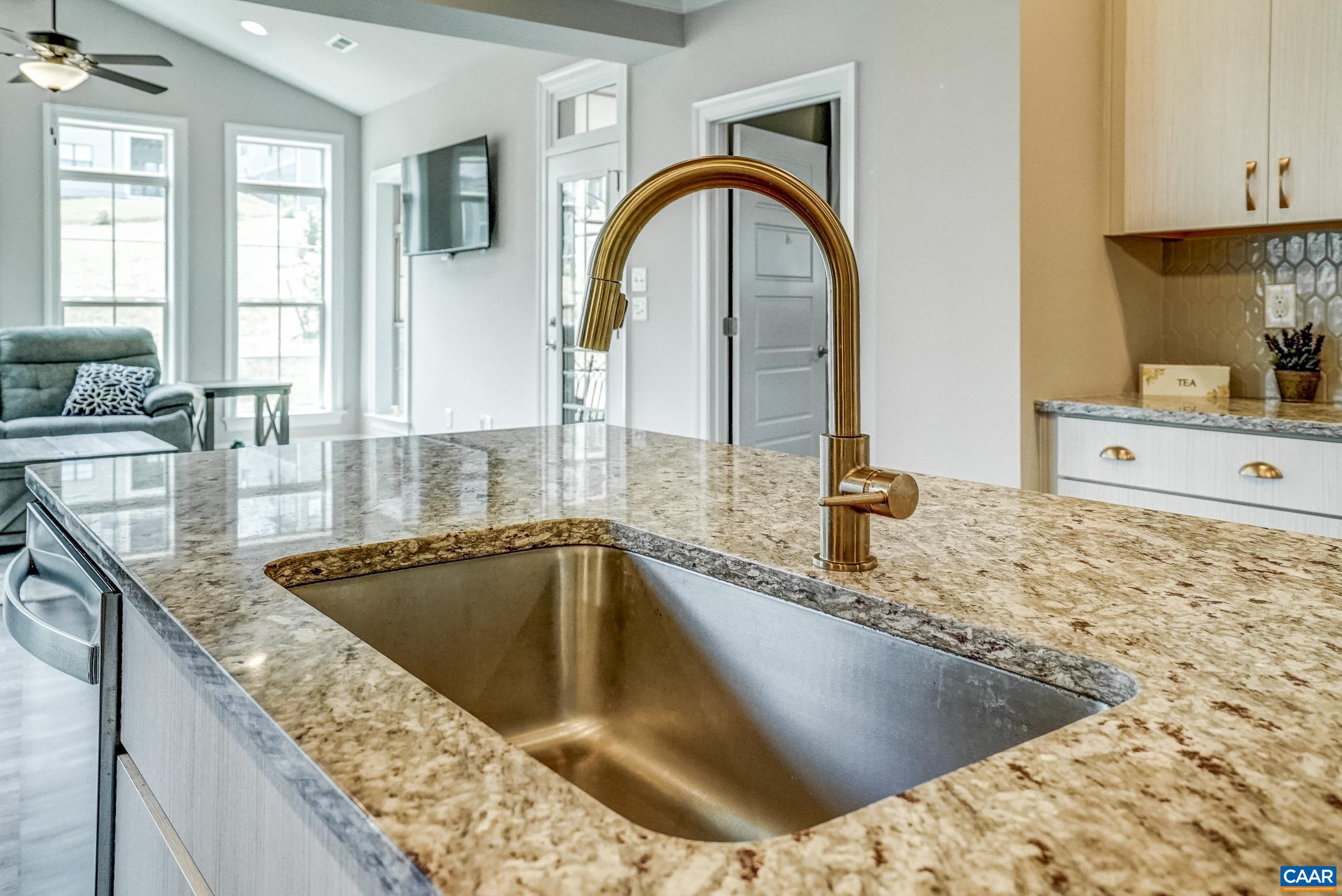 3358 CROSSCREEK PL
