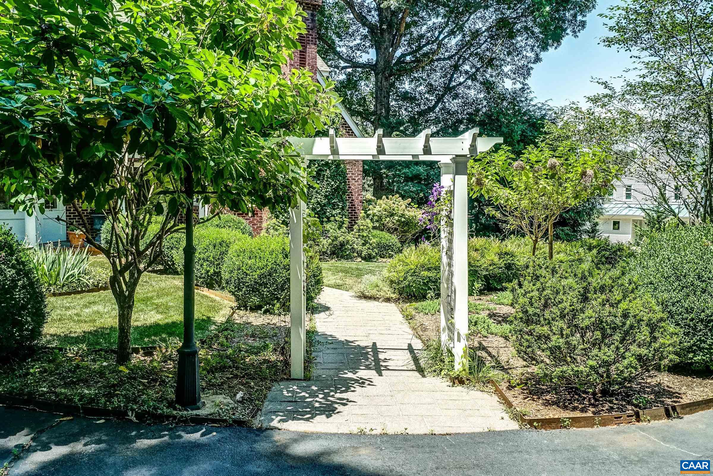 3170 BEAU MONT FARM RD