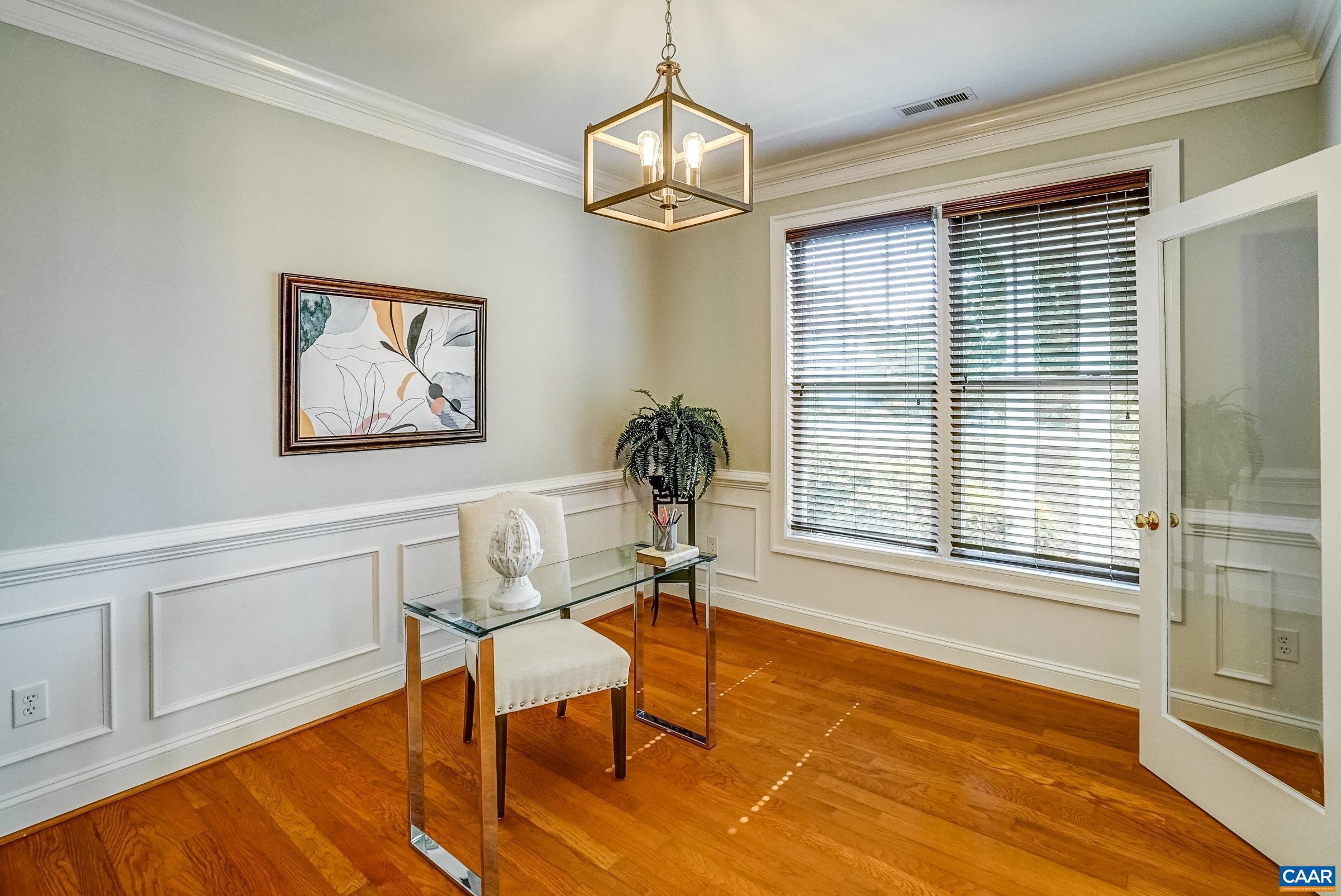 1110 EDMOND CT