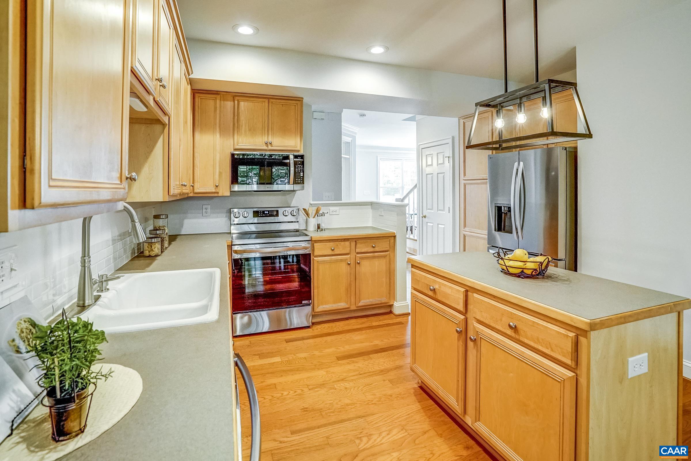 1110 EDMOND CT