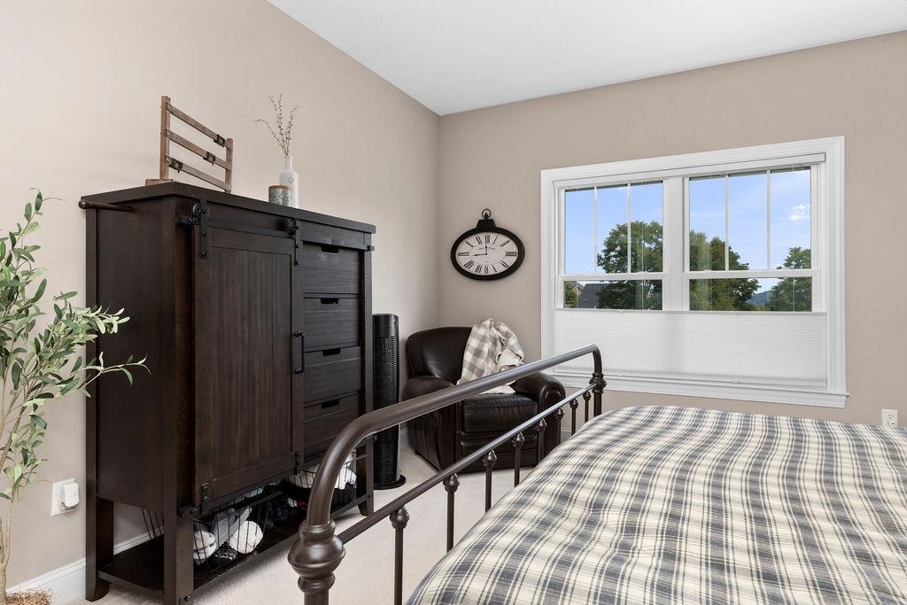 44 WHISPERING OAKS DR