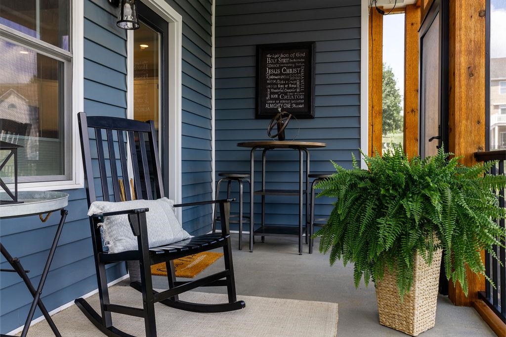 44 WHISPERING OAKS DR