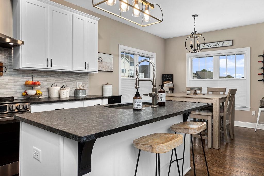 44 WHISPERING OAKS DR