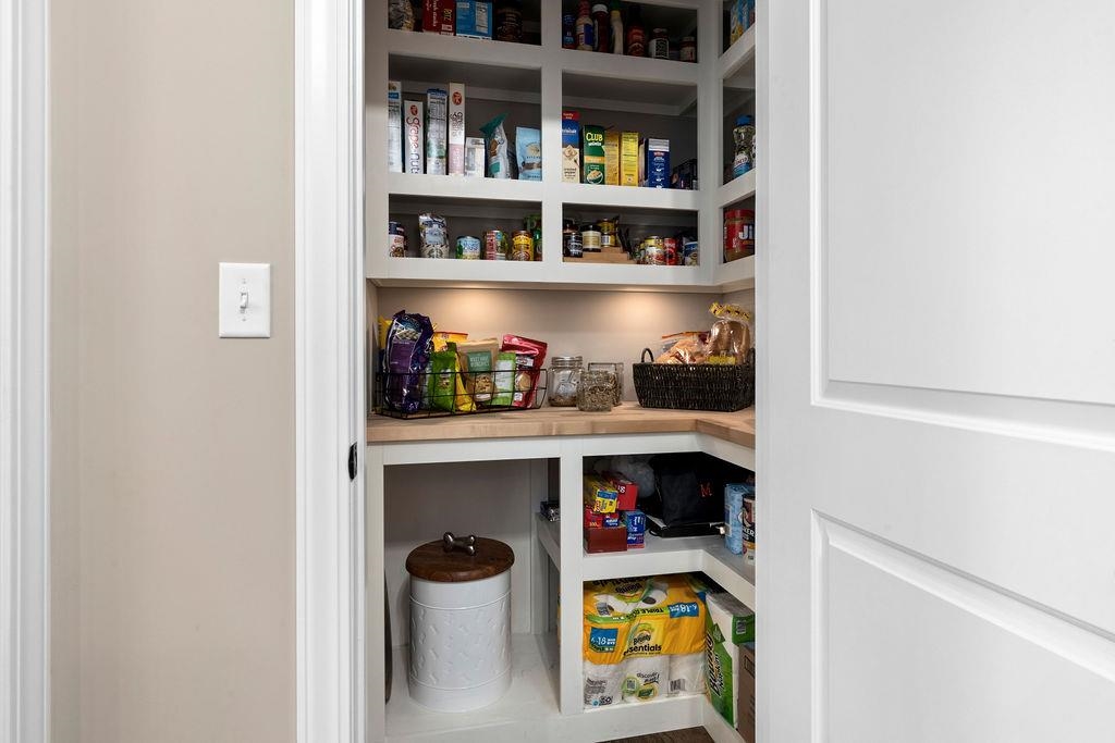 44 WHISPERING OAKS DR