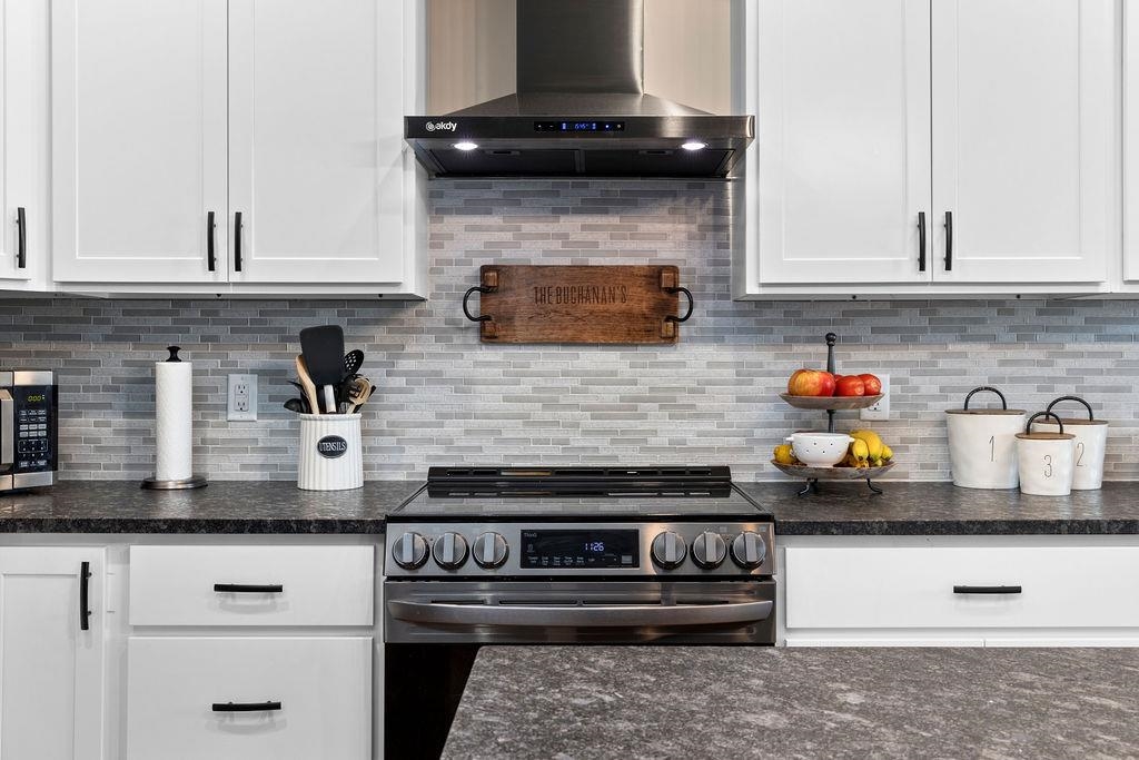 44 WHISPERING OAKS DR