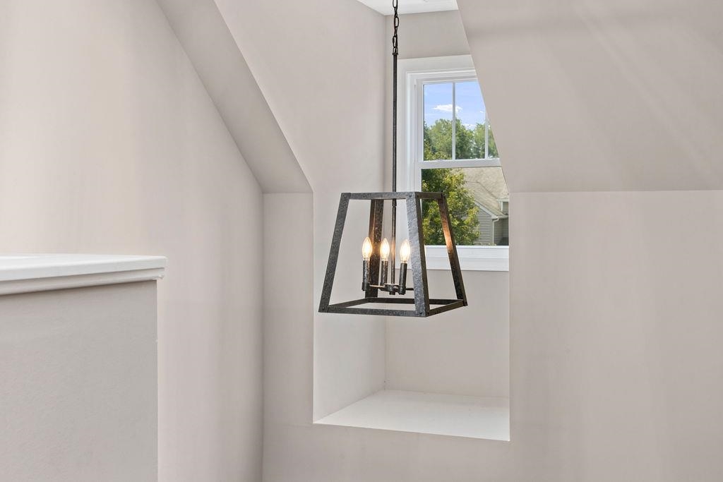 44 WHISPERING OAKS DR