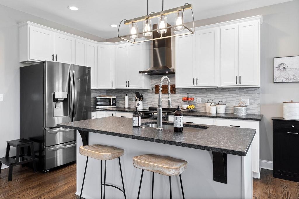 44 WHISPERING OAKS DR