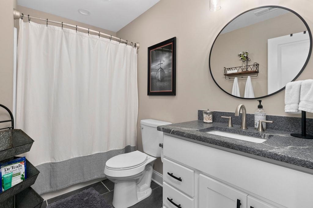 44 WHISPERING OAKS DR