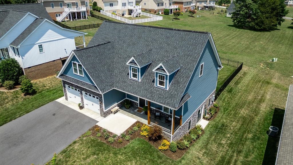 44 WHISPERING OAKS DR