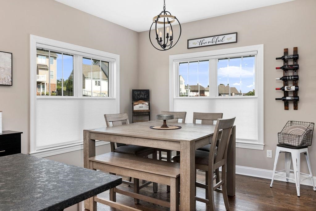 44 WHISPERING OAKS DR