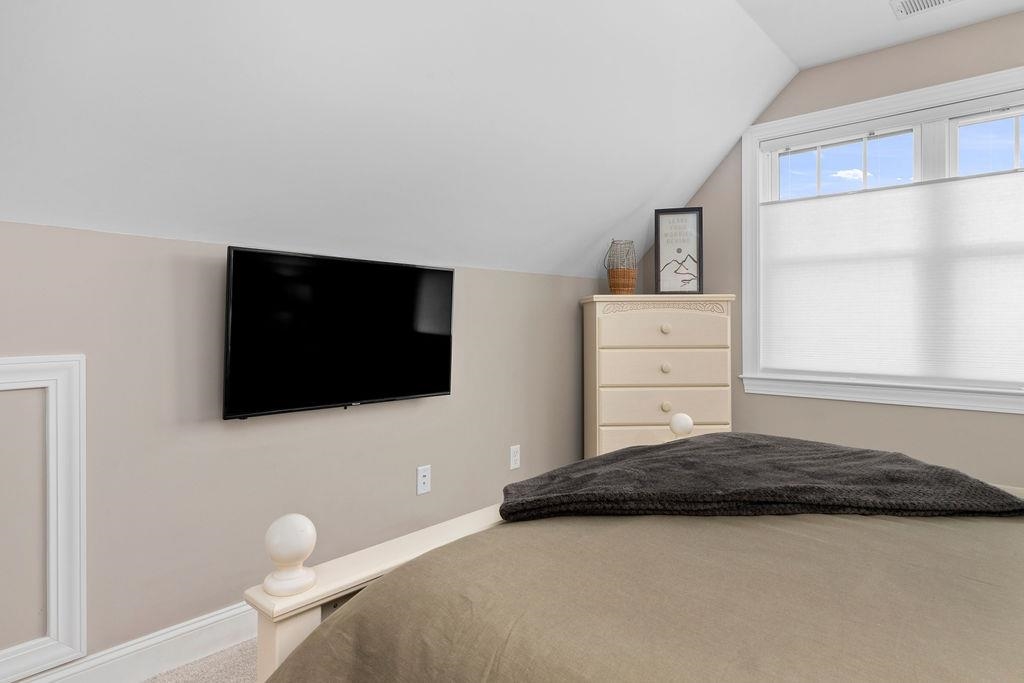 44 WHISPERING OAKS DR