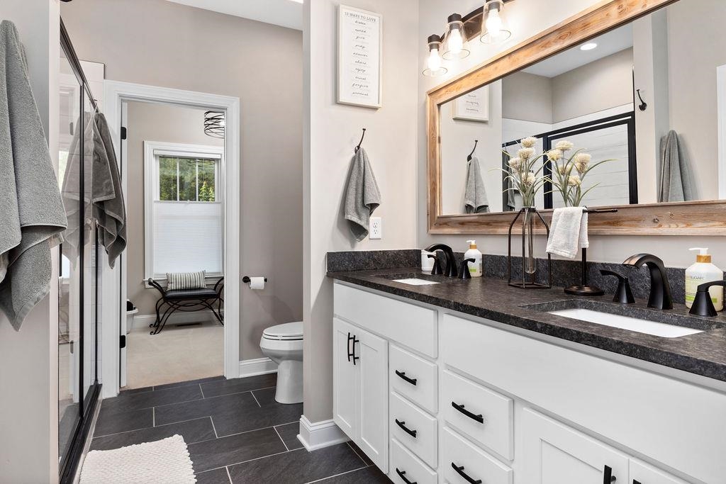 44 WHISPERING OAKS DR