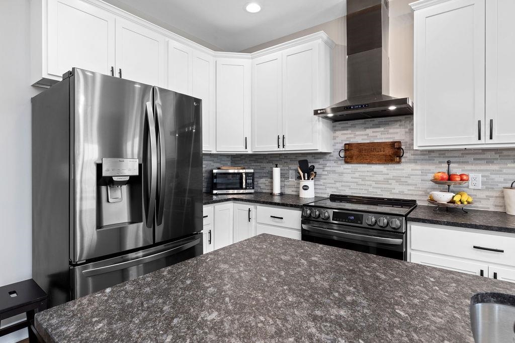 44 WHISPERING OAKS DR