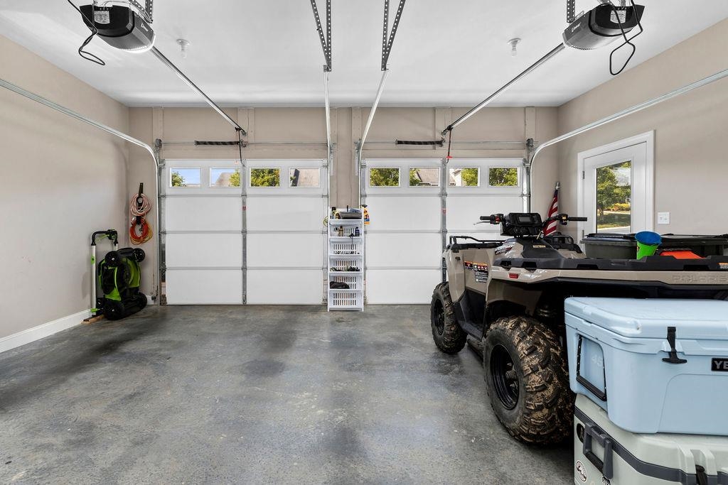 44 WHISPERING OAKS DR