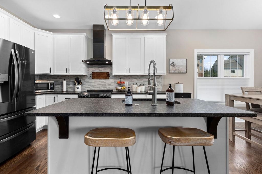 44 WHISPERING OAKS DR