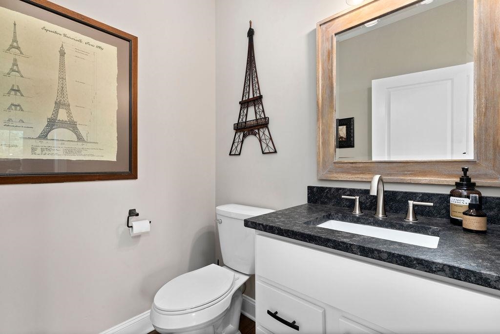 44 WHISPERING OAKS DR