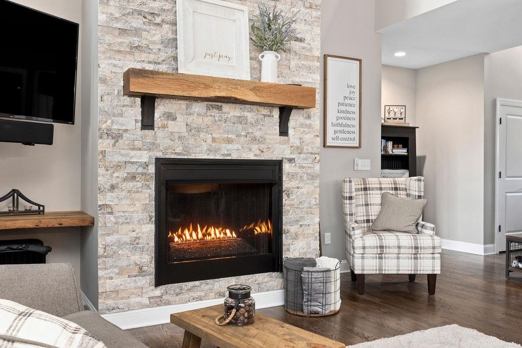 44 WHISPERING OAKS DR