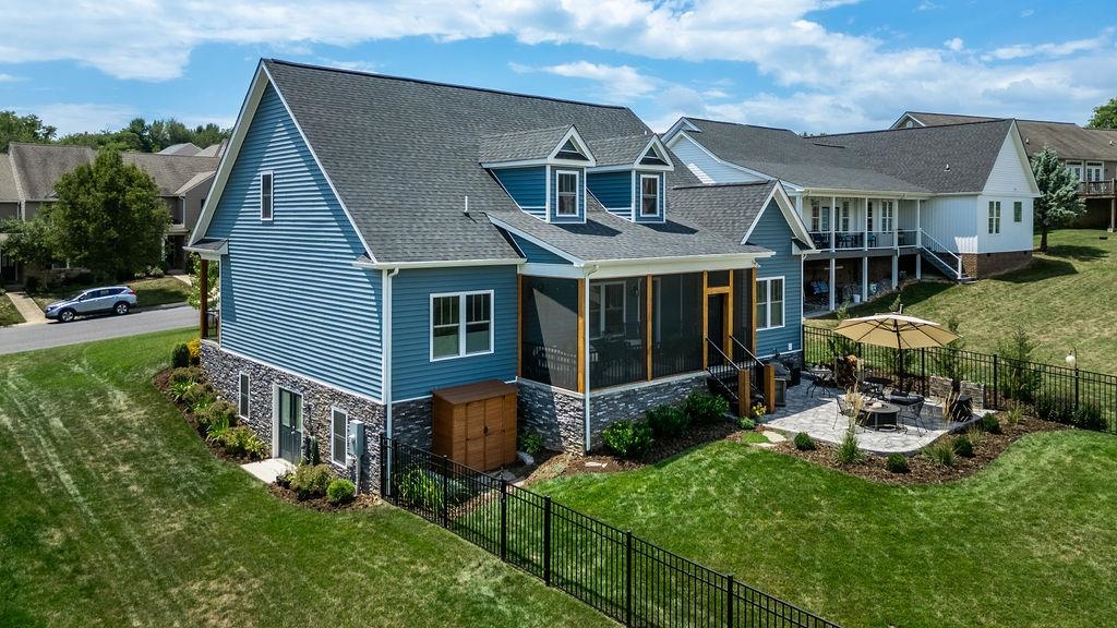 44 WHISPERING OAKS DR