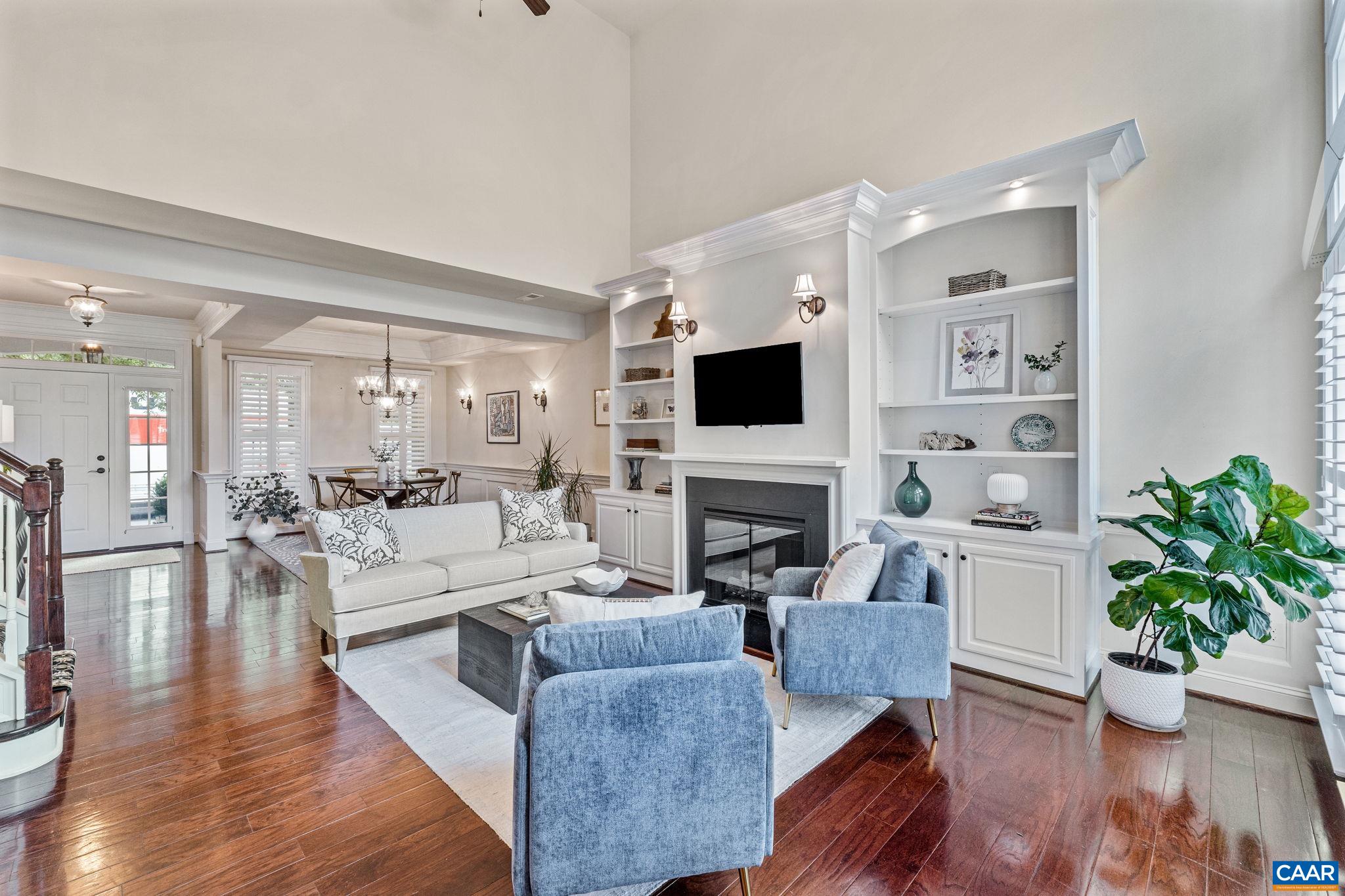 271 CLAREMONT LN