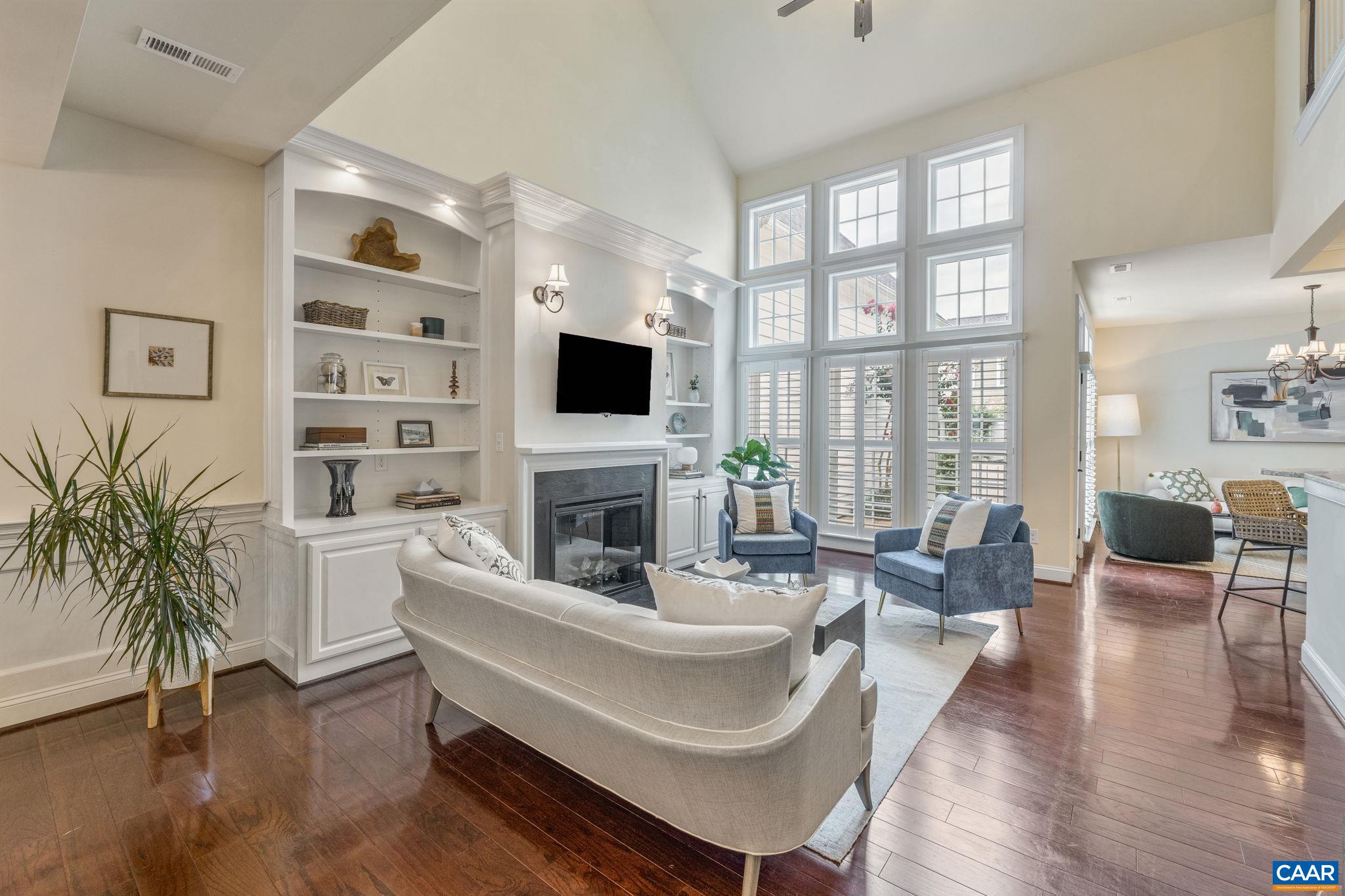 271 CLAREMONT LN