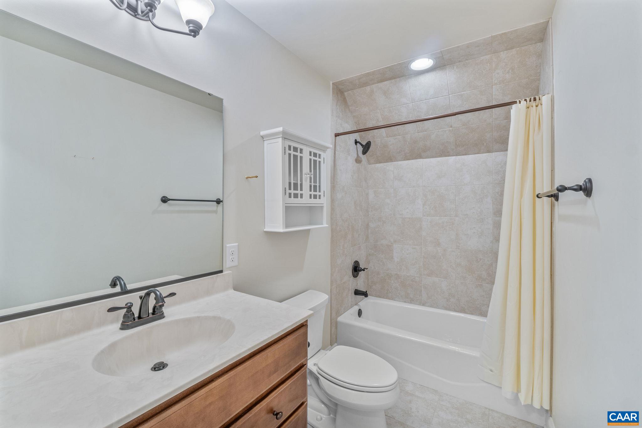 271 CLAREMONT LN