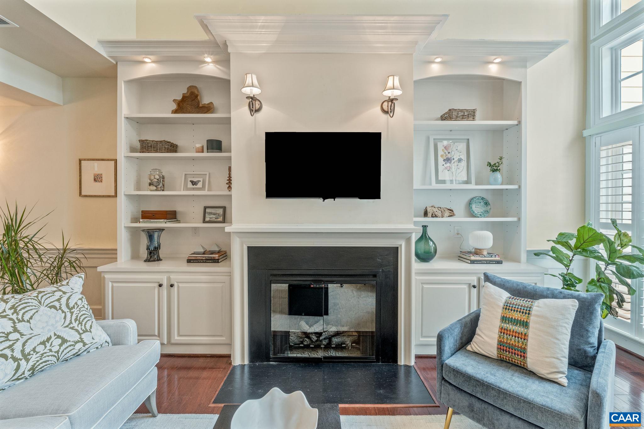 271 CLAREMONT LN