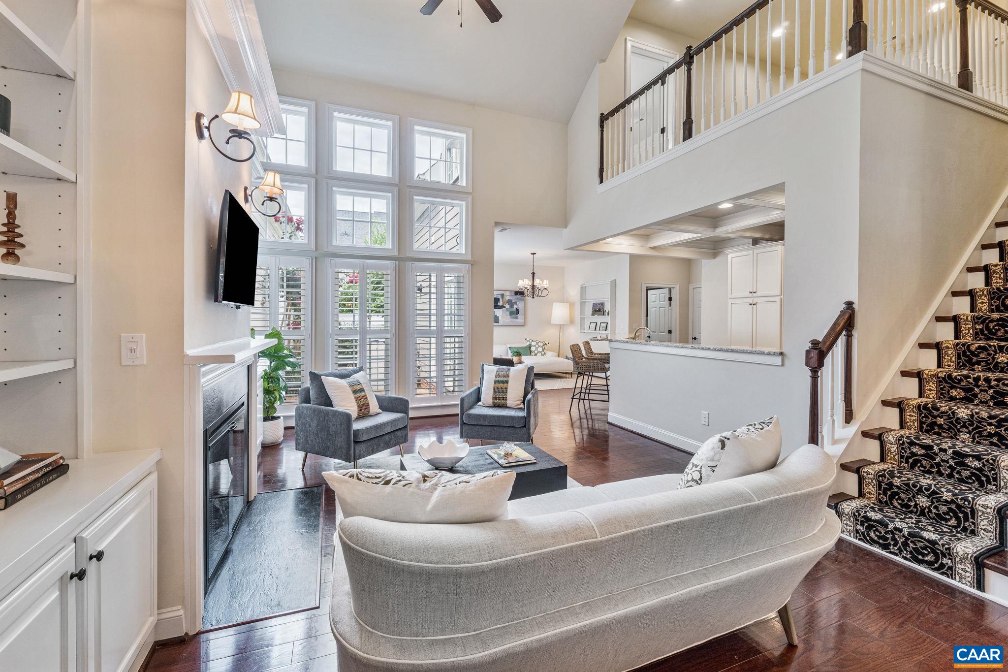 271 CLAREMONT LN