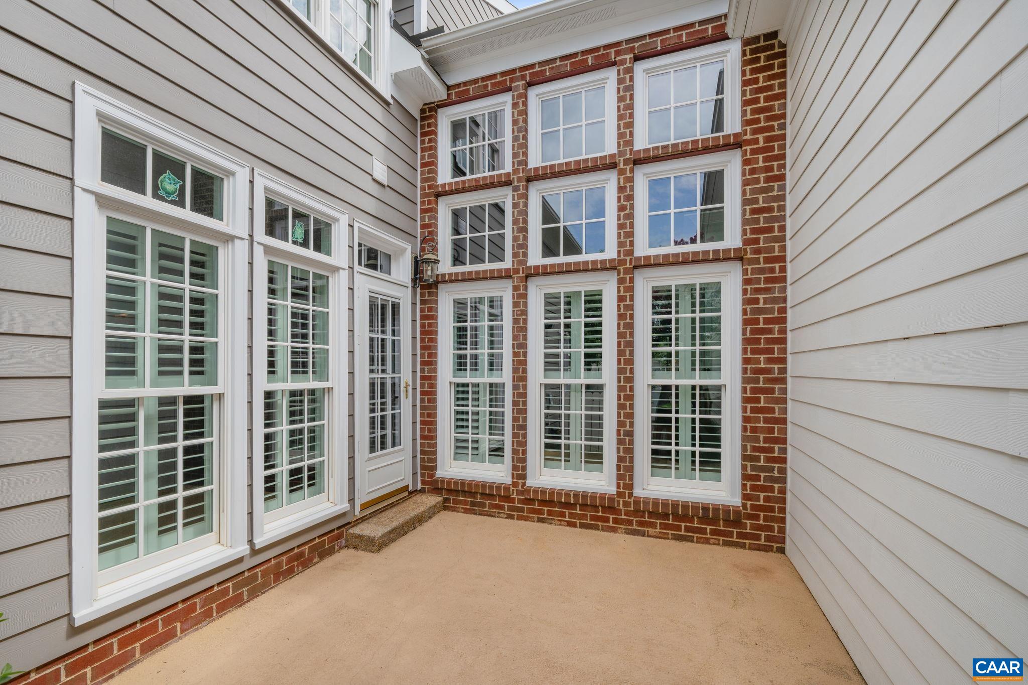 271 CLAREMONT LN