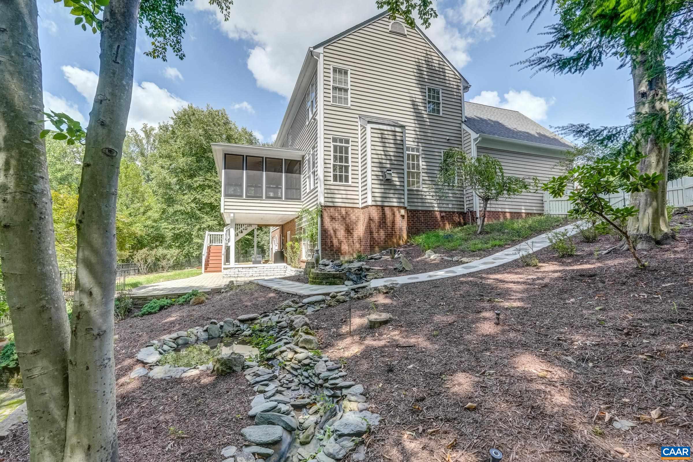 2224 AMBROSE WAY